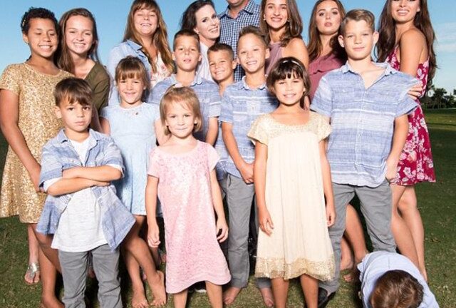 Meet the ‘Super Mom’ With 16 Kids