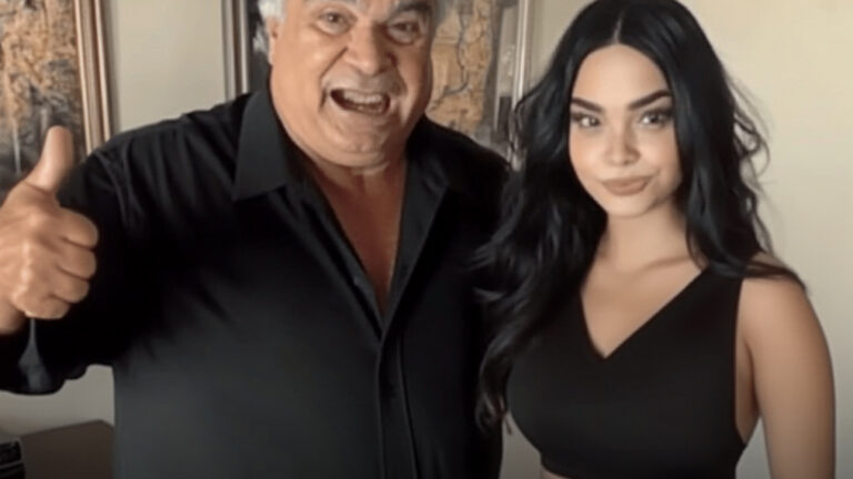 El hombre que abandonó a su esposa de 47 años le ruega de rodillas que lo perdone meses después — Historia del día