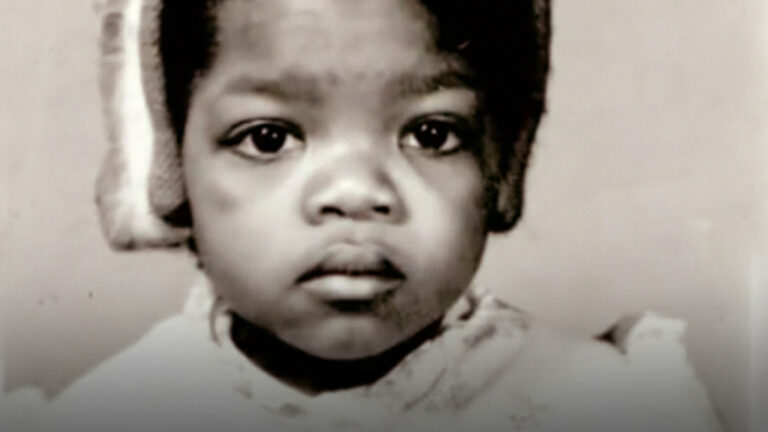 Esta niña nació de una madre adolescente y creció en la pobreza sin agua corriente. Ahora es una popular estrella de Hollywood