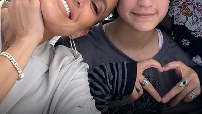 ‘She Really Needs New Pants’: Users Discuss Jennifer Lopez’s ‘Dirty’ Jeans on an Outing with Daughter Emme