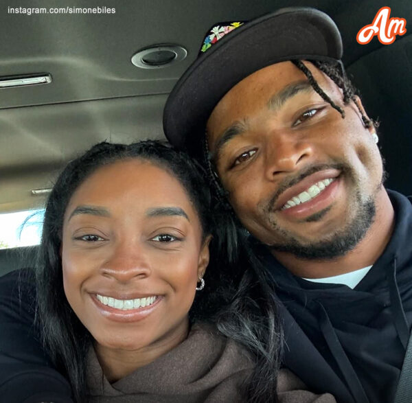 Simone Biles, de 27 años, estrena un nuevo peinado bob y deslumbra con un vestido metálico ajustado en los Premios CMA 2024