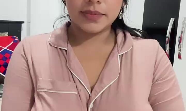 Una Influenciadora Ecuatoriana que Conquista las Redes Sociales, Yaneri Vélez