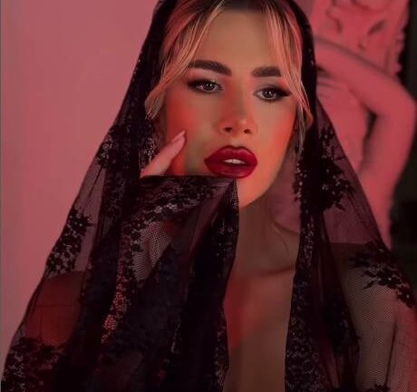 O Călătorie în Lumea Modei și a Divertismentului