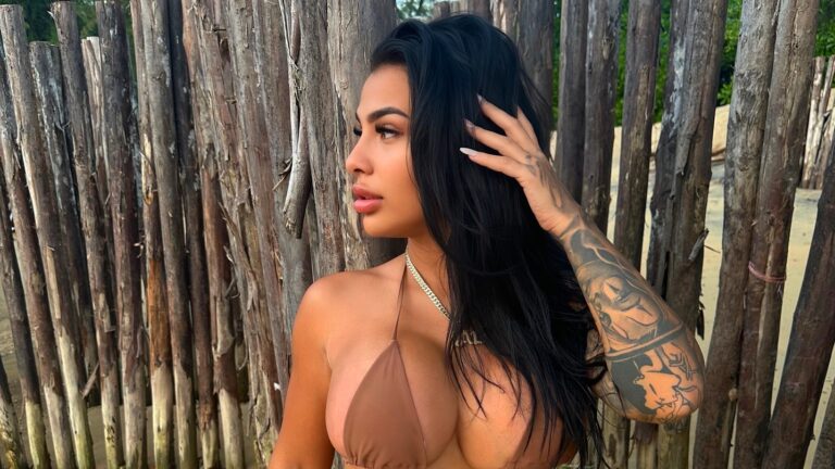 Iuhas Alexandra Daniela O Prezență Remarcabilă în Mediul Online și Dincolo de Acesta