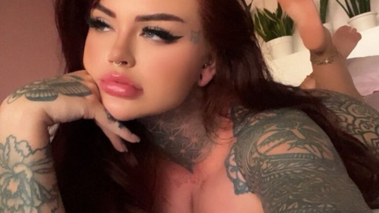 Charlotte Emerson: Influencer Digital, Cosplayer y Modelo