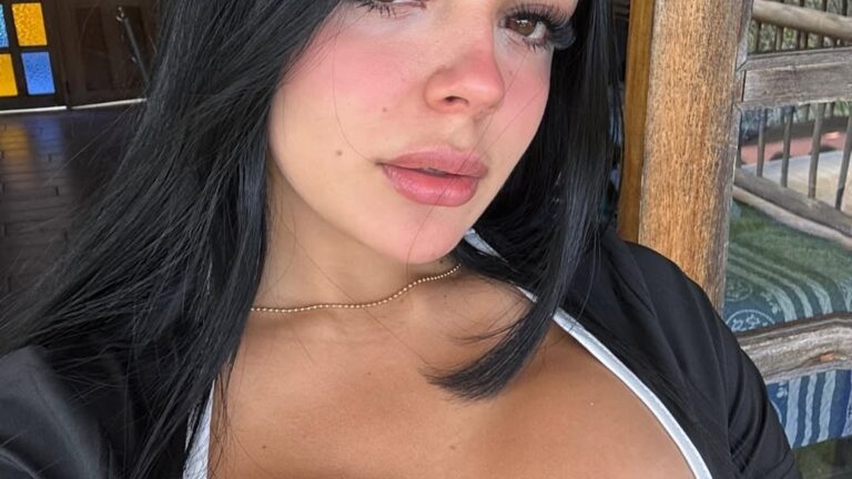 Influencer y Creadora de Contenido en el Mundo Digital