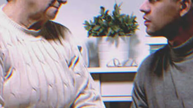 Solo la abuela logra que su nieto malcriado se ponga a estudiar: años después él la visita en una camioneta – Historia del día