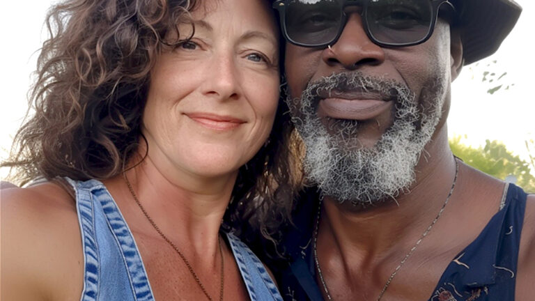 Mi marido se negó a darme dinero para el regalo de mi madre, así que le di una lección