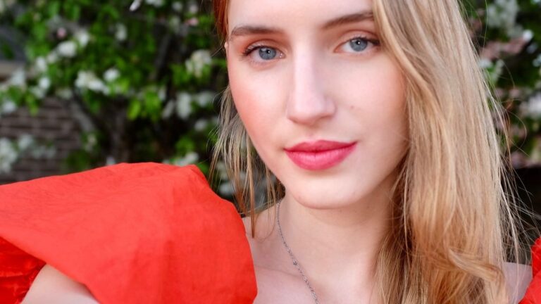 Ariannita La Gringa: Un Fenómeno Digital que Conquistó las Redes Sociales