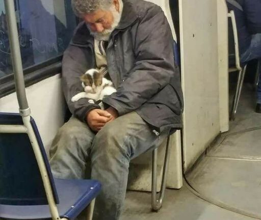 Dijo que solo la estaba “manteniendo caliente”, pero era mucho más que eso.