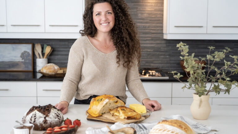 “Sourdough Sparrow: The Art of Crafting Perfect Cakes with a Twist”