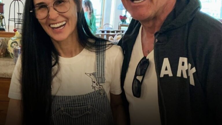 La hija de 36 años de Demi Moore se pone el traje de baño dorado de su madre en ‘Striptease’ hace 30 años, causando furor.