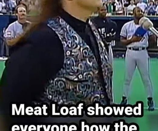 When Meat Loaf showed everyone how the National Anthem should be sung