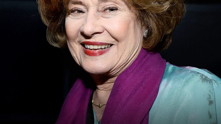 This Woman Married a Hollywood Star in a 15-Minute Ceremony & Slept on the Floor While He Was in Intensive Care – Their Story