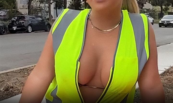 ¿Por qué esta trabajadora quiere deshacerse de su camisa?