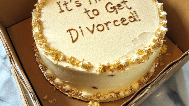 ‘It’s Time to Get Divorced!’: The Message on My Anniversary Cake Led Me to a Shocking Truth — Story of the Day