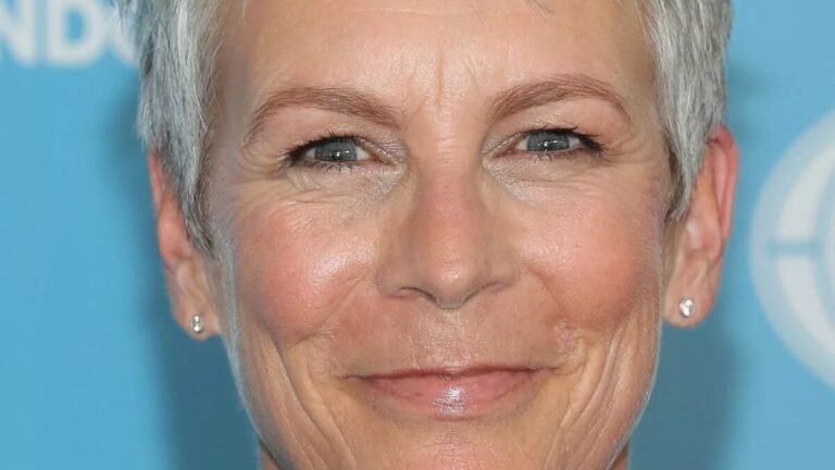 Millionaire Spouses Prefer To Live In Their Old House: What Do Jamie Lee Curtis And Her Husband’s 100-Year-Old House Look Like?