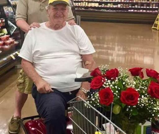 HE BUYS HER THE SAME ROSES EVERY WEEK—EVEN THOUGH SHE DOESN’T REMEMBER WHY