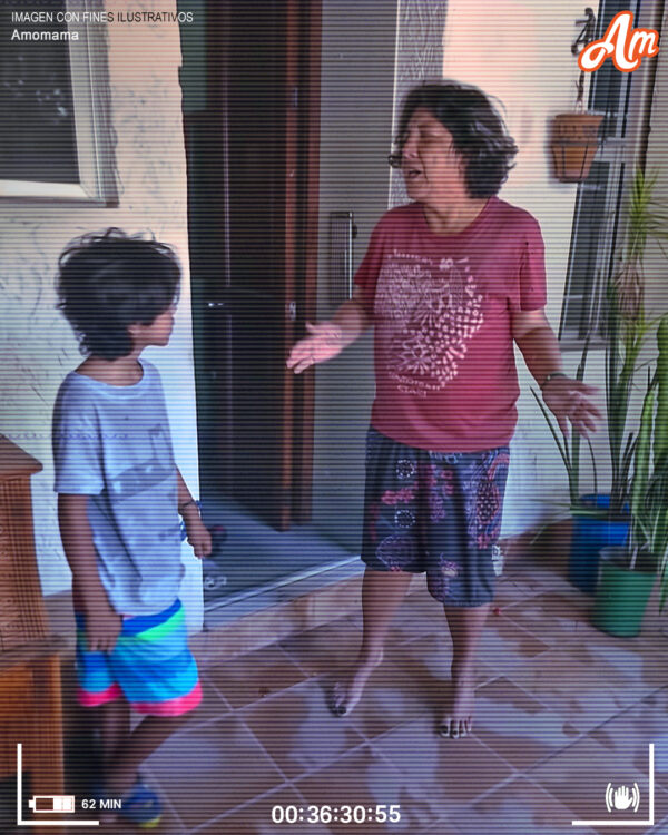Mi hijastro no sabía que la cámara de nuestra puerta tenía un micrófono – Lo que le oí decir sobre su madre biológica me dejó llorando