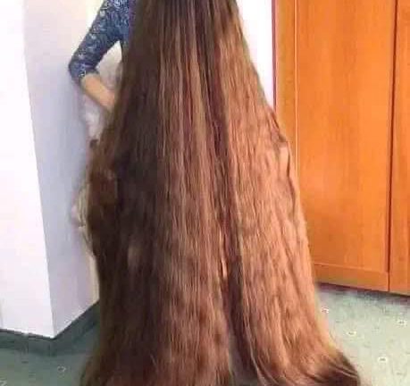 She hasn’t cut her hairs for 25