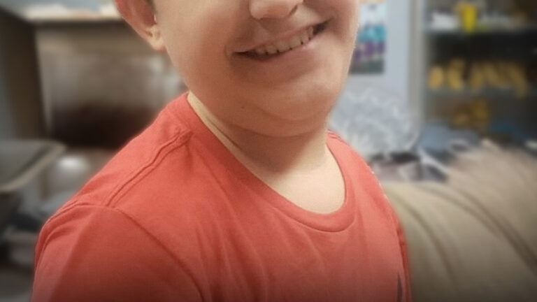 Adolescente discapacitado en estado crítico tras recibir nueve disparos de la policía – Qué pasó