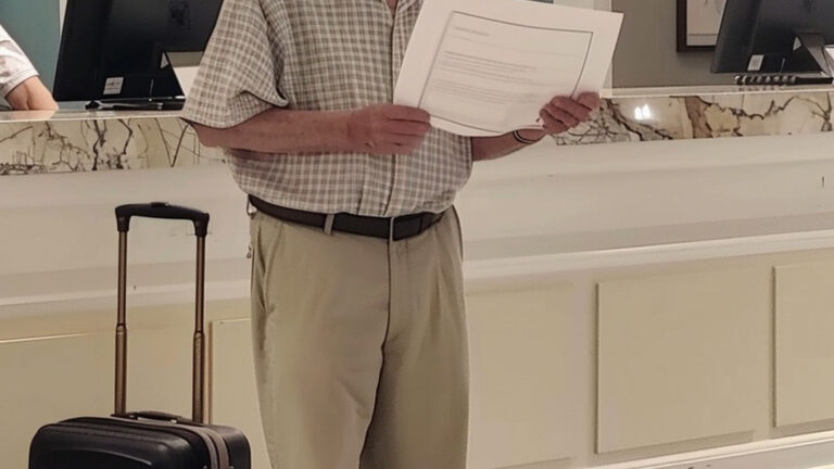 My Family Left Grandpa at the Hotel to Avoid Paying — They Didn’t Realize I Was the Wrong Grandson to Mess With