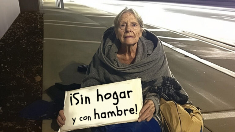 “Sin techo y hambrienta”: El cartel de una indigente a la que acogí para que me echaran de casa el mismo día – Historia del día