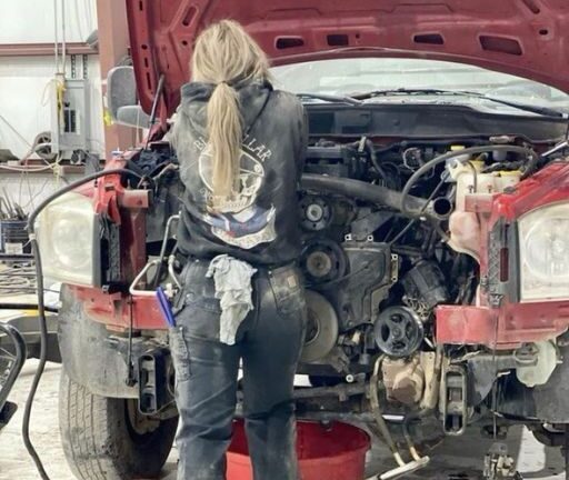The Guys Bullied the New Girl Mechanic—the Next Day, She Pulled Up in a Bugatti and Said Something That Left Us Stunned