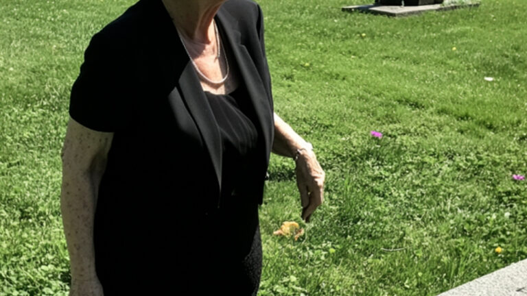 Una anciana ciega me pidió que la acompañara a casa – Al día siguiente, sus hijos aparecieron en mi puerta con la policía