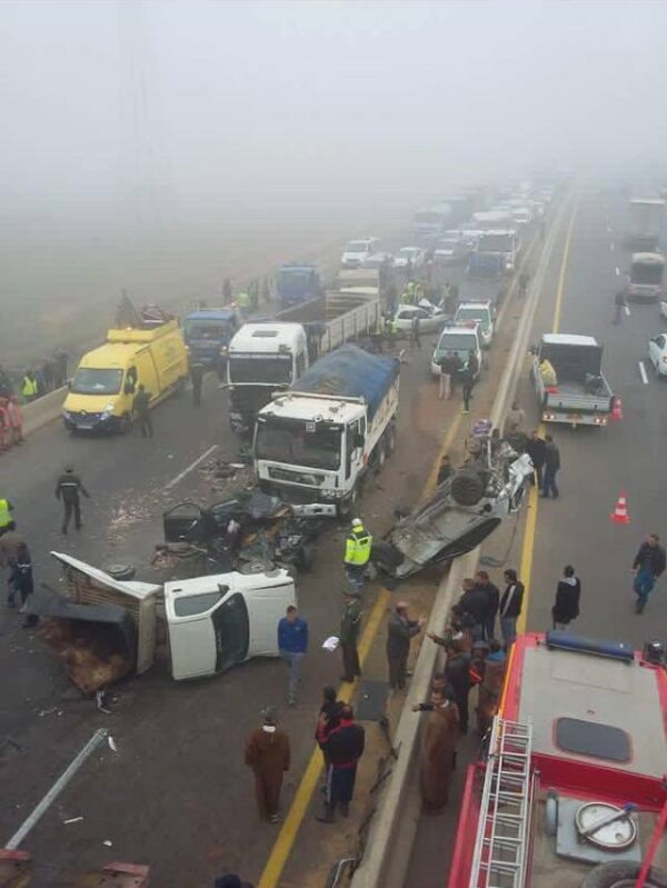 A Tragic Morning on Algeria’s Roads: Multiple Vehicles Involved in Major Collision Due to Dense Fog