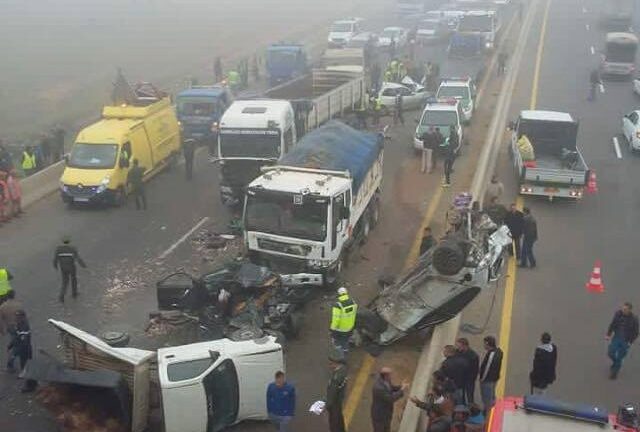 A Tragic Morning on Algeria’s Roads: Multiple Vehicles Involved in Major Collision Due to Dense Fog