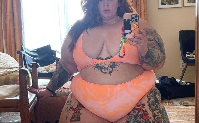“A Plump Beauty”: The 340 lbs Model Showed Off Her Handsome Husband And Sons!