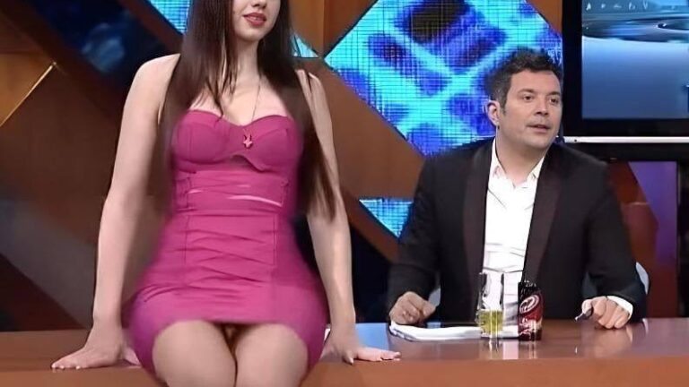 L00K CL0SER! She SH0WED Her CameI T0E LlVE 0n AlR, Prepare T0 G4SP