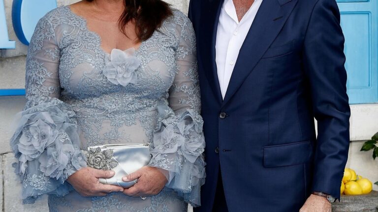 “Weight Loss Transformation”: Pierce Brosnan’s Wife Shared A Stunning Photo In A Fit-Hugging Pink Dress!