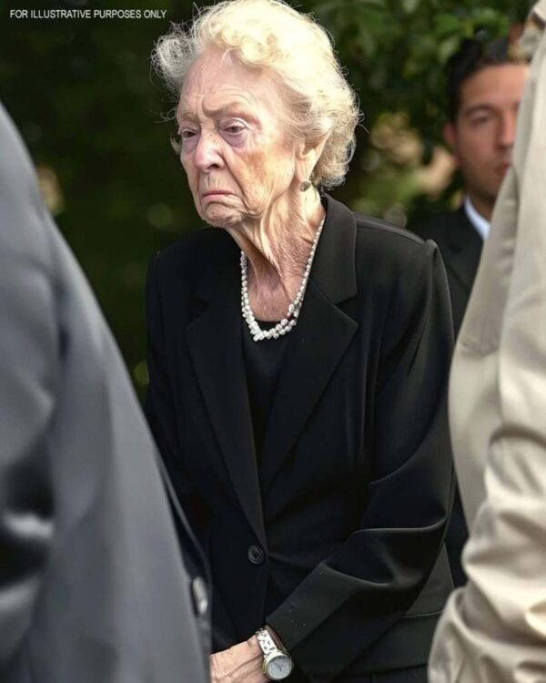 I Attended My Estranged Father’s Funeral — My Grandma Approached Me and Said, ‘You Shouldn’t Be Here’