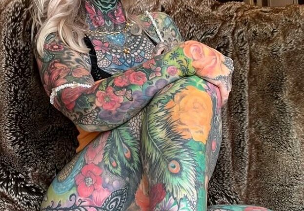 “Her Entire Body Is Covered In Tattoos From Head To Toe”: The 56-Year-Old Tattoo Lover Showed What She Looked Like Before Her Incredible Transformation!