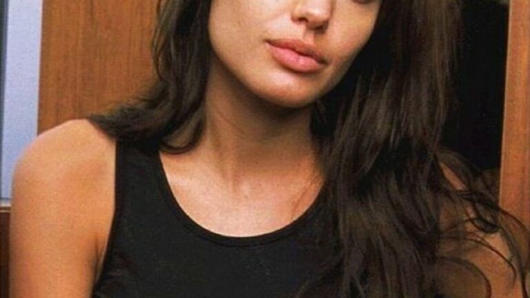 “She Lost Weight Up To 99 lbs”: New Disappointing Photos Of Jolie Hit The Web!