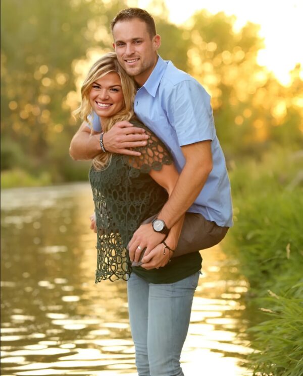 The Story Behind This Touching Photo: A Woman Carrying Her Legless Husband On Her Back!