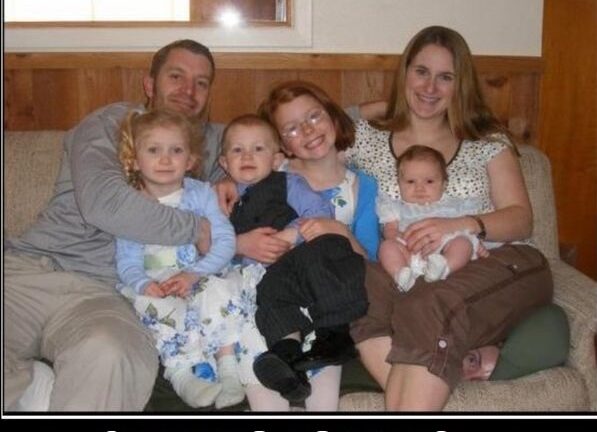 Esta foto familiar esconde un secreto aterrador: ¿puedes descubrirlo ya?