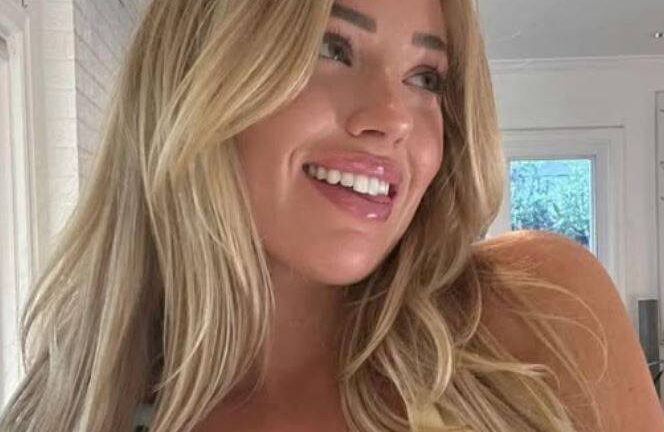 VF13. A Mom’s Bikini Is Causing Outrage At The Beach. Try Not To Gasp When You See It S2