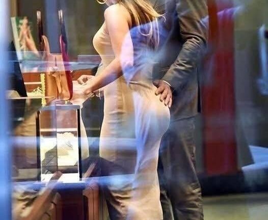 Jennifer Lopez, 56, is showing off her new boyfriend…😮 and you better sit down, because you might recognize him