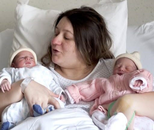 “Husband Ridicules Wife for Post-Baby Weight Gain — His World Shatters After Reading Her Diary in the Hospital”