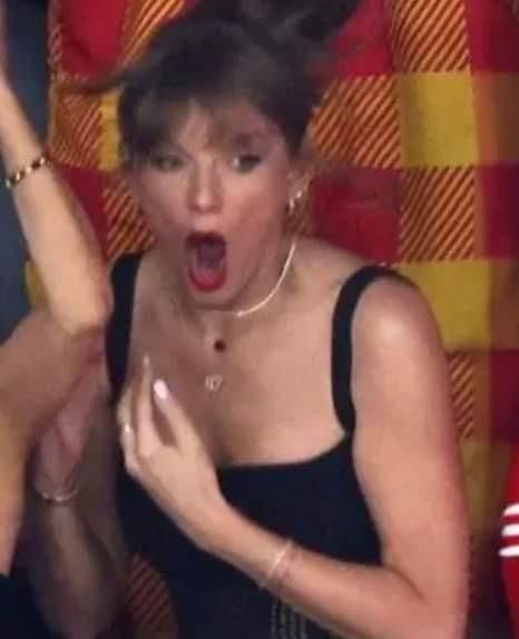 A Video Showed The Gesture Taylor Swift Made On The Pitch Immediately After Travis Kelce’s Super Bowl Victory